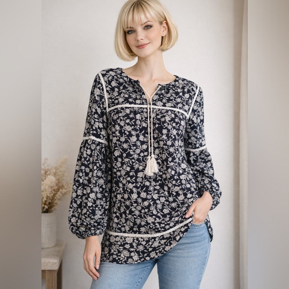 Old Navy Black and White Floral Blouse